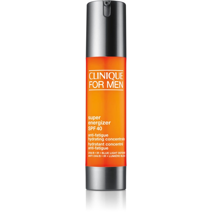 Clinique For Men Super Energizer SPF 40 fuktighetsgivende konsentrat i en oransje flaske med mørkegrå pumpe og bunn