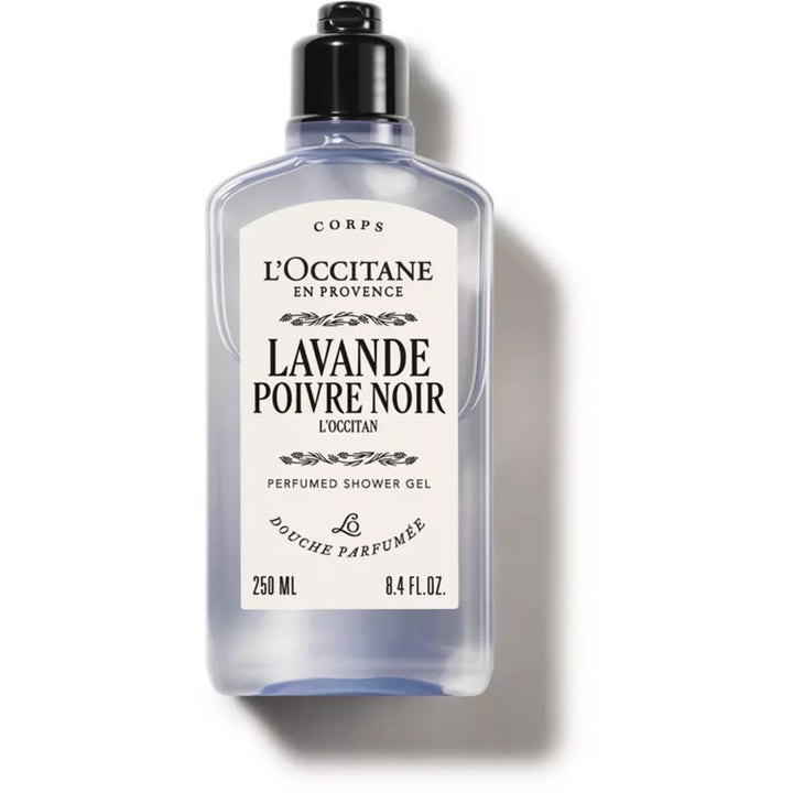 L'Occitane Lavande Poivre Noir 250 ml parfymert dusjgelé i gjennomsiktig lilla flaske med hvit etikett og sort kork.