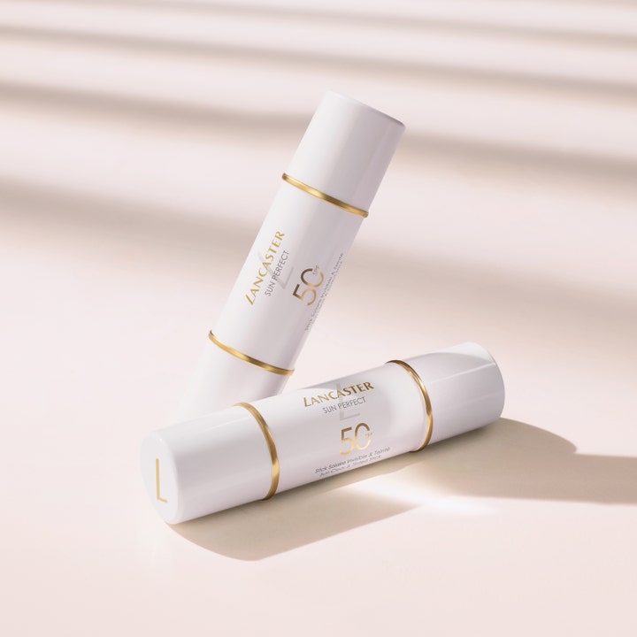 Lancaster Sun Perfect Airy Clear & Tinted Duo Stick SPF50 13 g solstift i hvit hylse med gulldetaljer