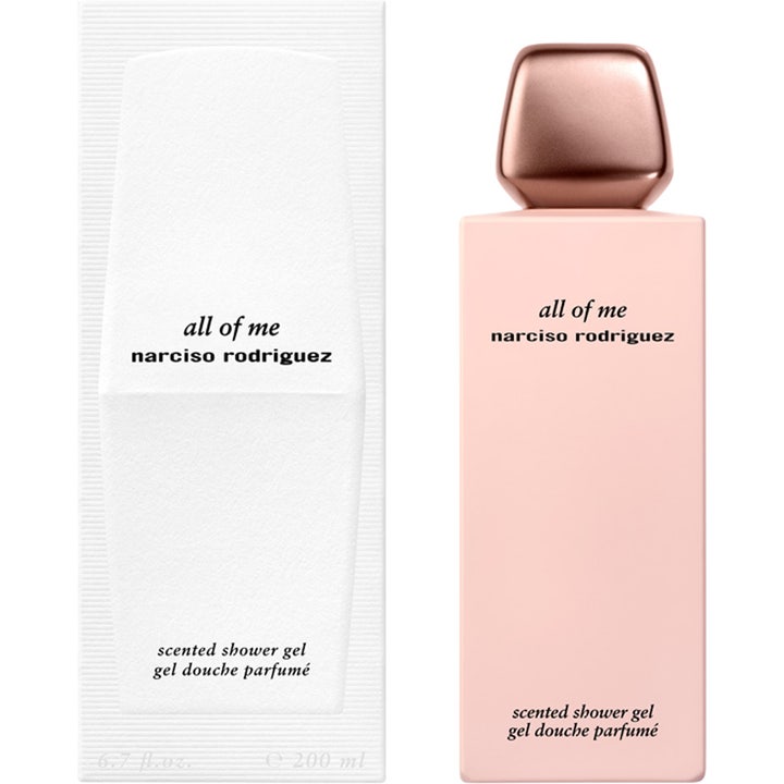 Narciso Rodriguez All Of Me 200 ml parfymert dusjsåpe i lyserosa flaske med rosegull kork og hvit eske.