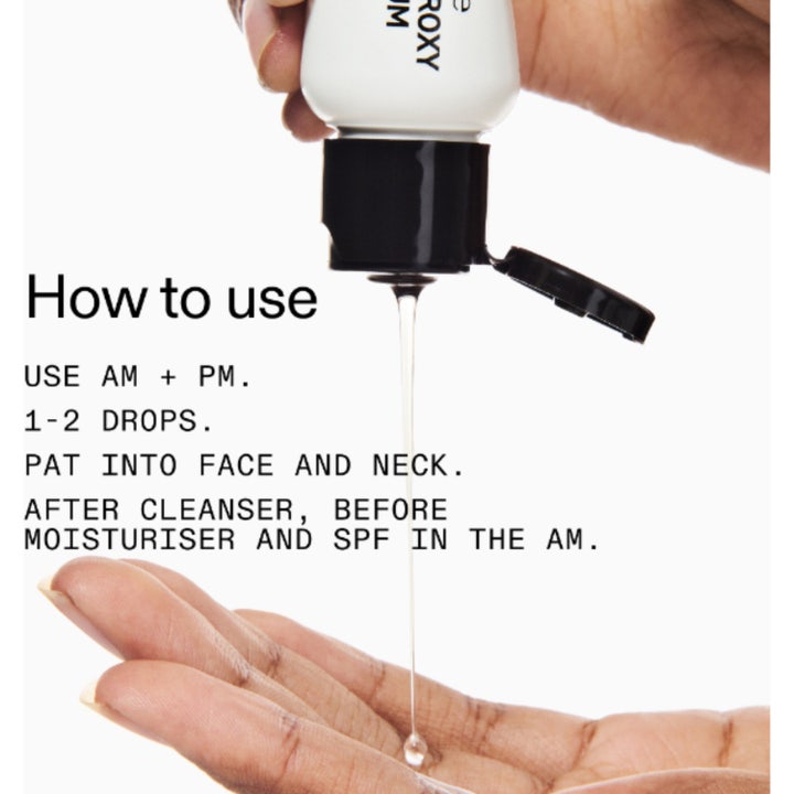 The INKEY List Beta Hydroxy Acid Serum 30 ml eksfolierende serum viser påføring av klar tekstur og bruksanvisning.