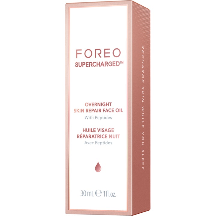 FOREO SUPERCHARGED Overnight Skin Repair Face Oil 30 ml reparerende ansiktsolje med peptider i rosegullfarget eske
