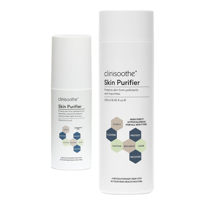 Clinisoothe+ Skin Purifier 100ml og 250ml rensespray i hvite sylindriske flasker som beskytter huden.