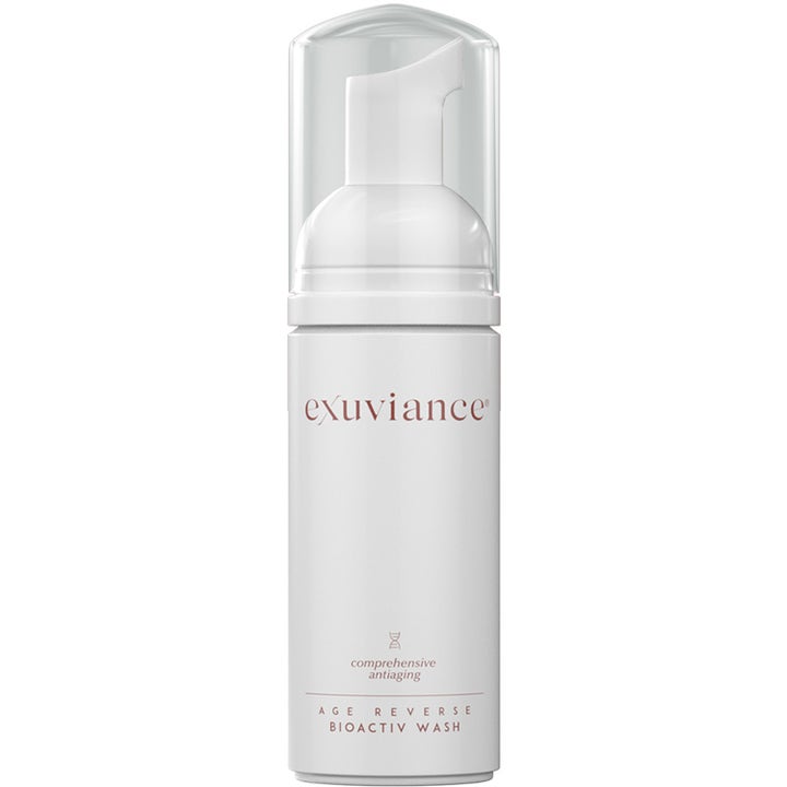 Exuviance Age Reverse BioActiv Wash 125 ml anti-aging rens i hvit pumpeflaske med tekst i rosegull.