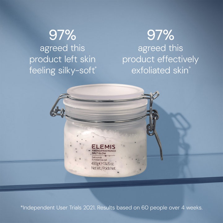 Elemis Frangipani Monoi Salt Glow 490 g eksfolierende body scrub i krukke med tekst om 97 % silkemyk hud