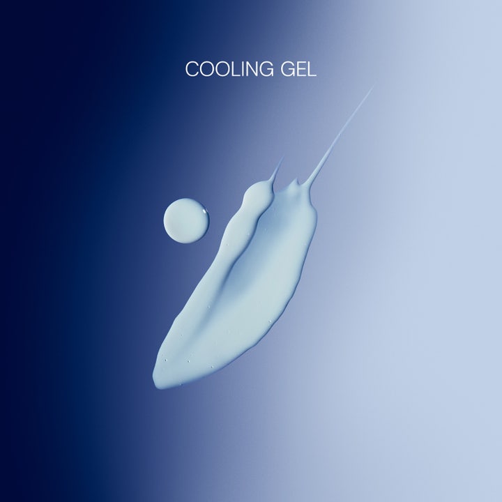 Elemis Pro-Collagen Tri-Acid Peel 30 ml ansiktspeeling med lyseblå cooling gel tekstur på blå bakgrunn