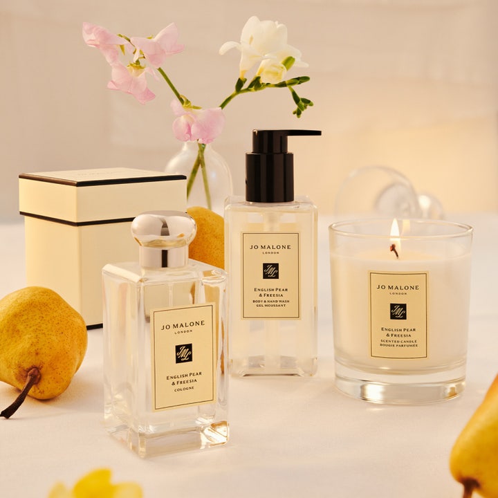 English Pear & Freesia Scented Classic Candle