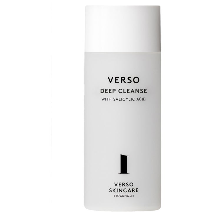 Verso Deep Cleanse 150 ml dyprensende ansiktsrens med salisylsyre i hvit frostet flaske med hvitt lokk