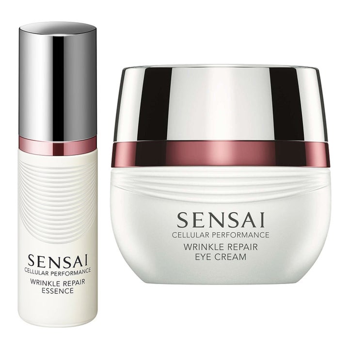 Sensai Cellular Performance Wrinkle Repair duo mot rynker i hvit pumpeflaske og krukke med elegante sølvlokk
