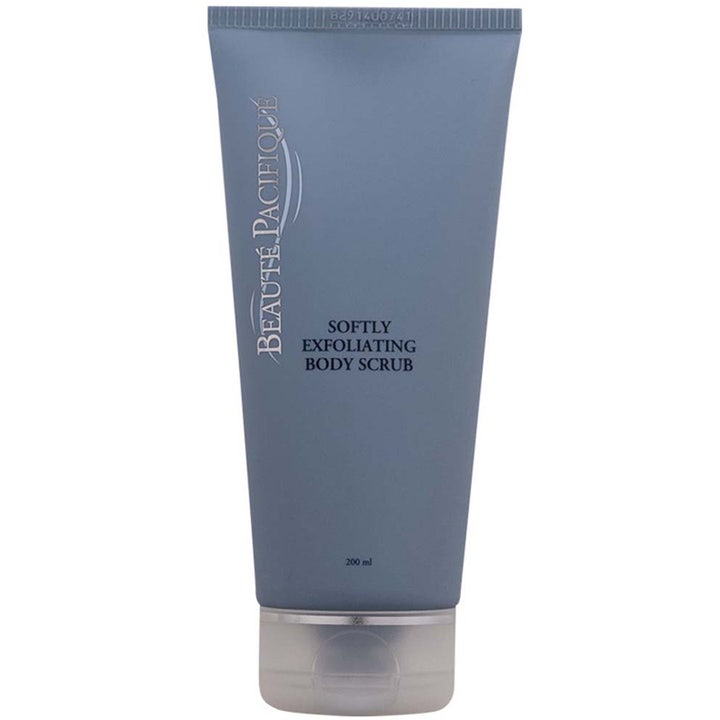 Beauté Pacifique Softly Exfoliating Body Scrub 200 ml eksfolierende kroppsskrubb i gråblå tube med sølvlokk