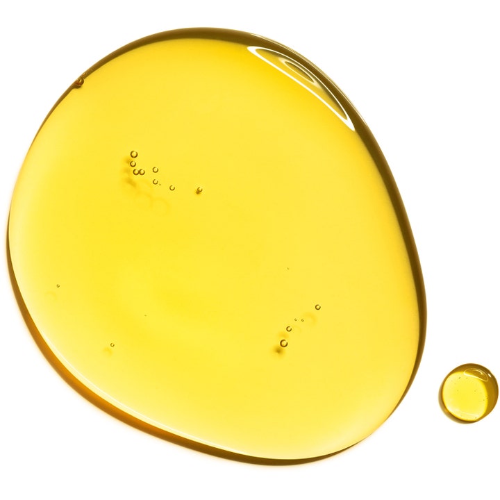 Clarins Santal Face Treatment Oil 30 ml ansiktsolje med gyllen og flytende tekstur