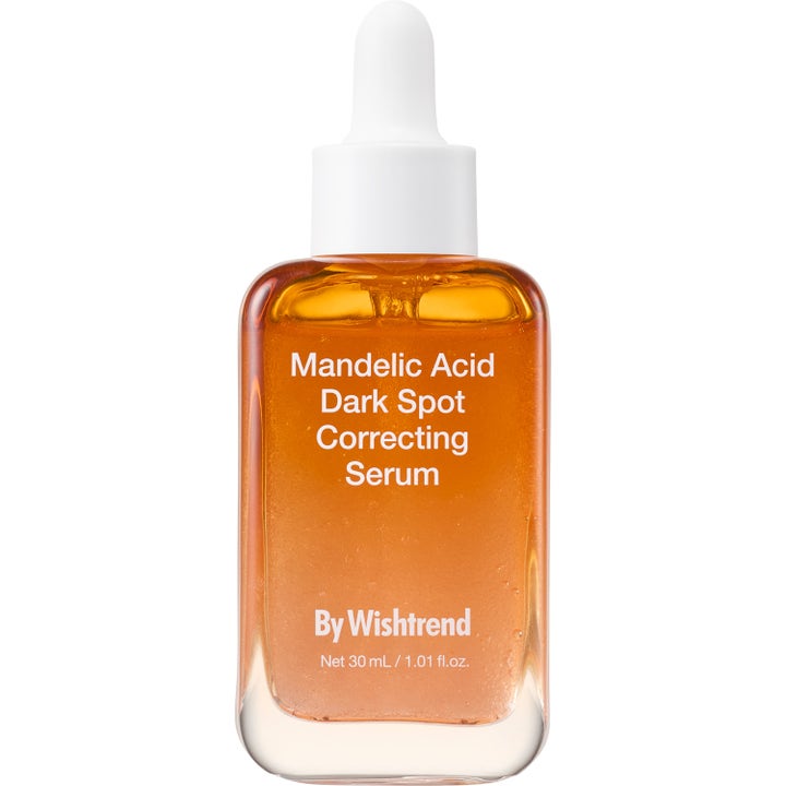 By Wishtrend Mandelic Acid Dark Spot Correcting Serum 30 ml mot mørke flekker i en glassflaske med ravfarget serum