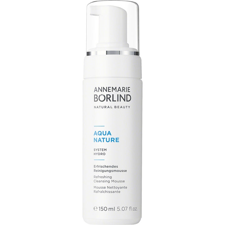 Annemarie Börlind Aqua Nature 150 ml oppfriskende rensemousse i hvit pumpeflaske med sølvdetalj og klar kork