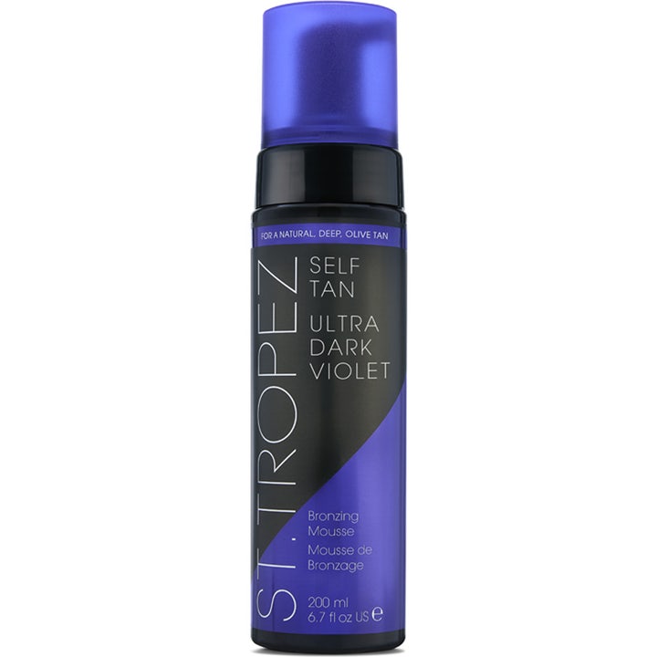 St.Tropez Self Tan Ultra Dark Violet 200 ml solbruningsmousse gir dyp farge i lilla flaske med pumpe.