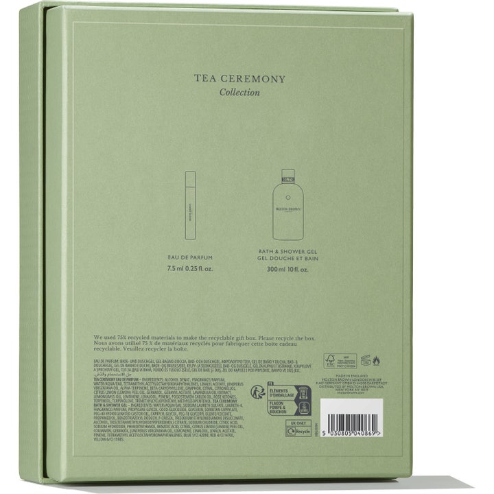 Molton Brown Tea Ceremony Collection 307,5 ml kroppspleiesett viser baksiden av grønn eske med ingredienser og innhold