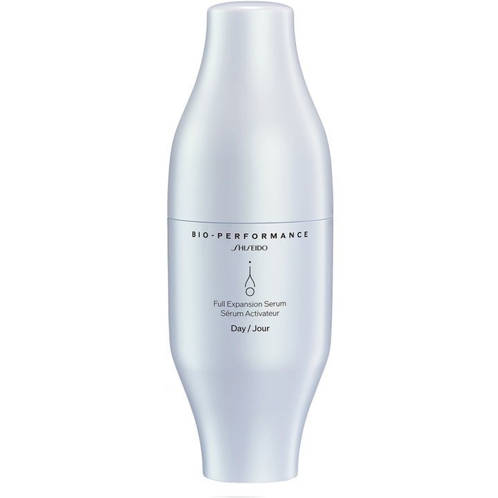 Shiseido Bio-Performance Full Expansion Serum 30 ml gir fylde i en perlemorskimrende lyseblå flaske for dagbruk