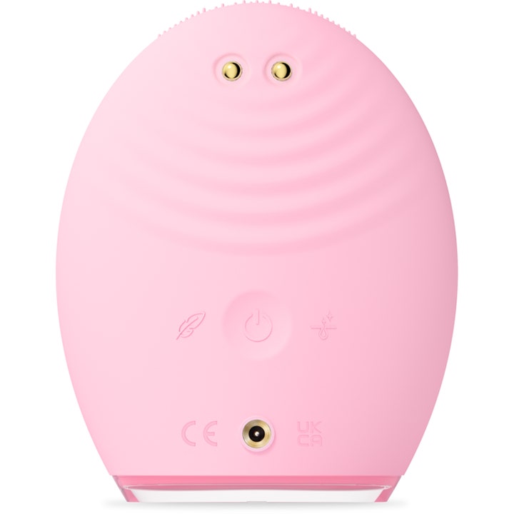 FOREO LUNA 4 plus Normal Skin Pink 1 stk beauty tech med bølgete riller og gullpunkter for oppstrammende massasje.