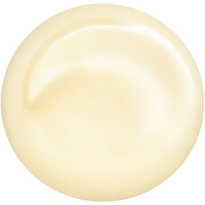 Shiseido Total Revitalizer Eye 15 ml øyekrem med en fyldig lysegul kremet tekstur som gir fukt
