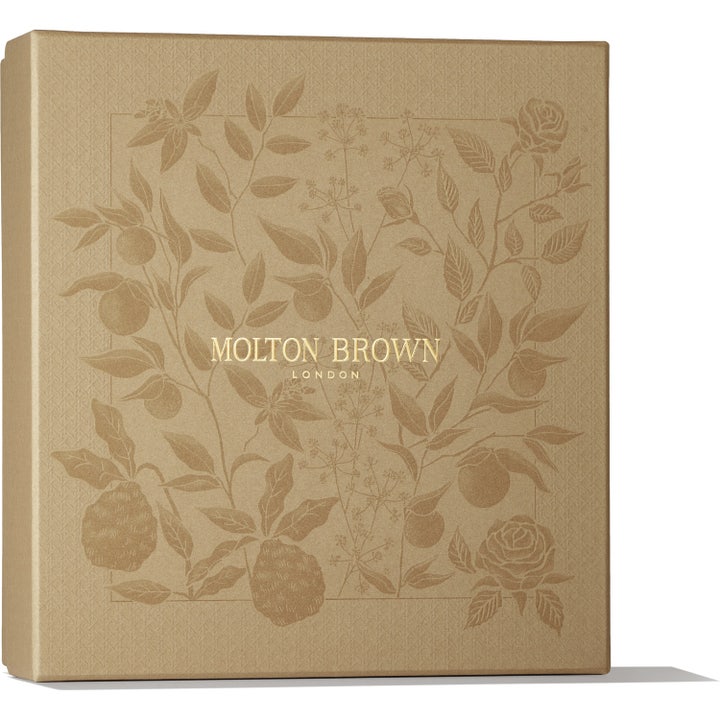 Molton Brown Orange & Bergamot Hand Care Collection 600 ml handpleie i beige gaveeske med sitrusmønster og logo i gull