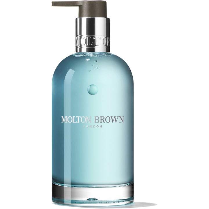Molton Brown Coastal Cypress & Sea Fennel 300ml oppfriskende håndsåpe med blå gelé i klar flaske med sølvpumpe