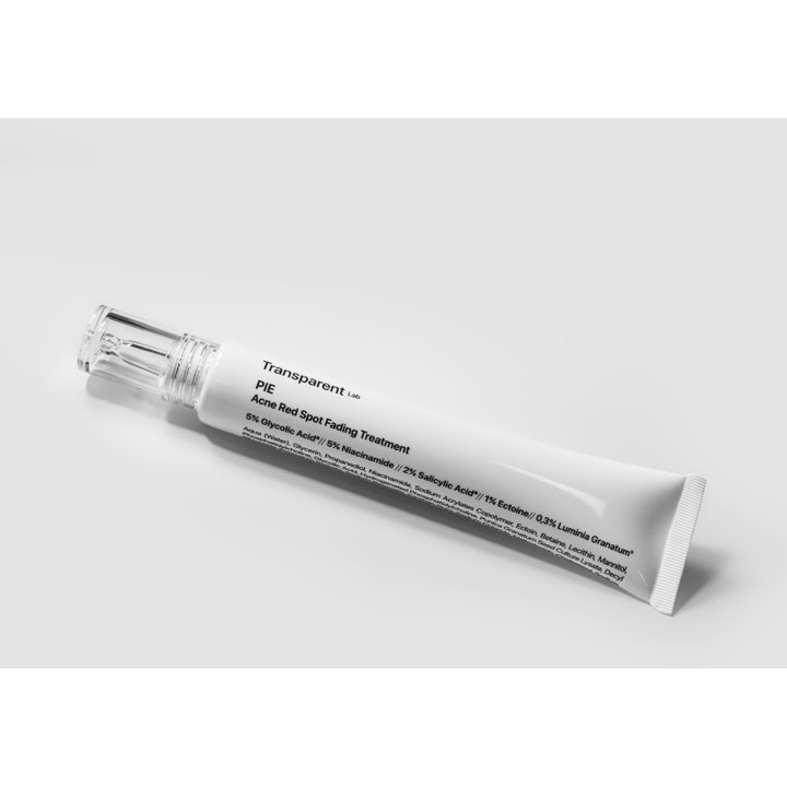 Niche Beauty Lab Transparent Lab PIE 30 ml punktbehandling mot røde merker i hvit tube med klar kork