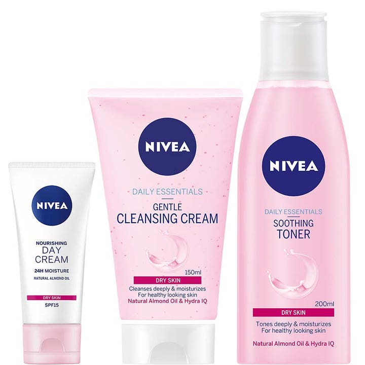 Nivea Daily Essentials sett for tørr hud med fuktighetsgivende ansiktskrem rensekrem og toner i rosa forpakning