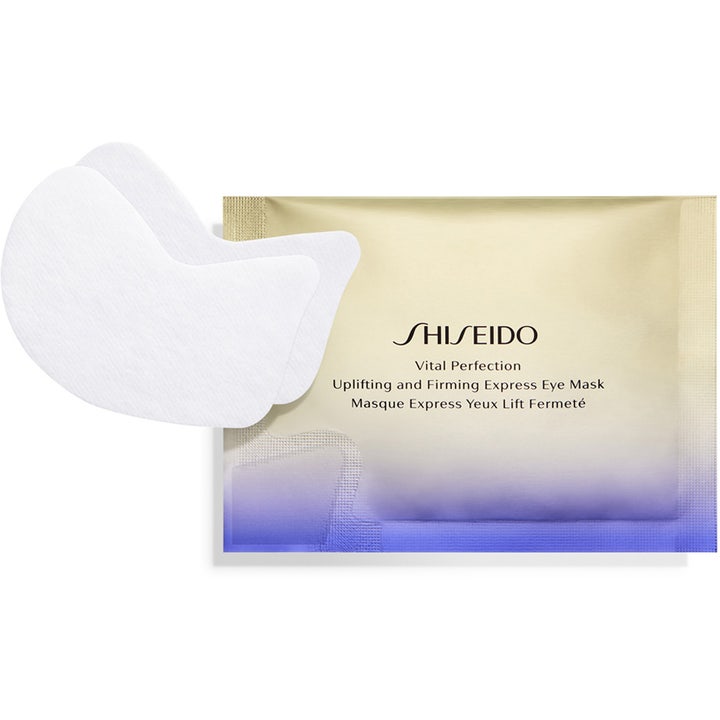 Shiseido Vital Perfection Uplifting and Firming Express Eye Mask oppstrammende øyemaske med hvite pads og gullfarget pose