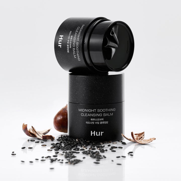 House of Hur Midnight Soothing Cleansing Balm 50 ml beroligende ansiktsrens i svarte krukker med dekorative frø