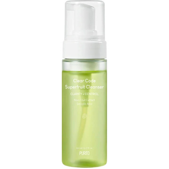 Purito Clear Code Superfruit Cleanser 150 ml rensende ansiktsrens med salisylsyre i en lysegrønn flaske med hvit pumpe.