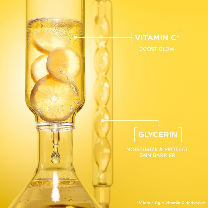 Garnier Skin Active Vitamin C Cream Cleanser 250 ml ansiktsrens med sitronskiver i glass som gir fuktighet og glød.