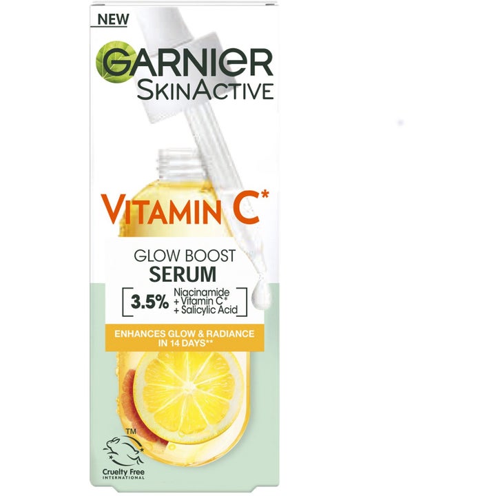 Garnier SkinActive Vitamin C Glow Boost Serum ansiktsserum i eske med 3,5 prosent niacinamid og sitron for glød