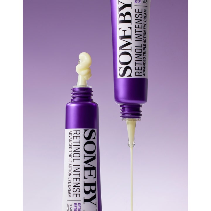 Some By Mi Retinol Intense 30 ml øyekrem mot rynker i lilla tube med kremaktig lysegul tekstur