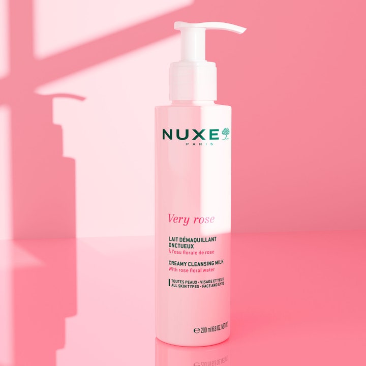 Nuxe Very Rose Makeup Removing Milk 200 ml beroligende sminkefjerner i rosa pumpeflaske med rosevann