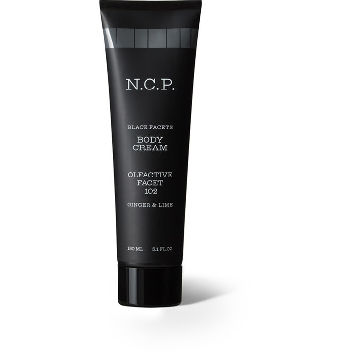 N.C.P. Black Facets Body Cream 150 ml fuktighetsgivende kroppskrem i en stilren svart tube med hvit tekst.