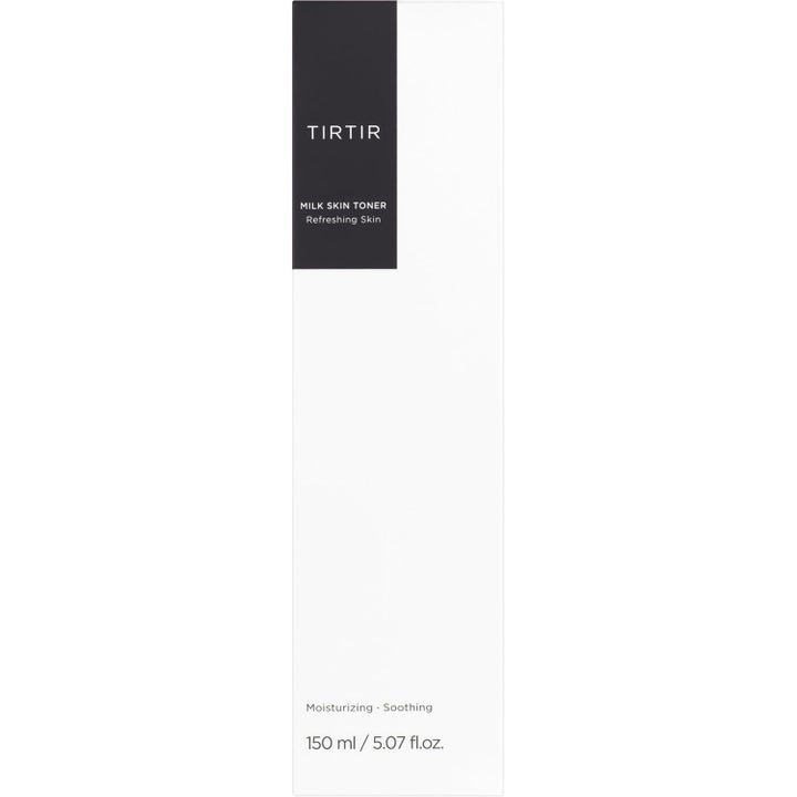 TIRTIR Milk Skin Toner 150 ml fuktighetsgivende toner i minimalistisk hvit og sort eske som beroliger huden.