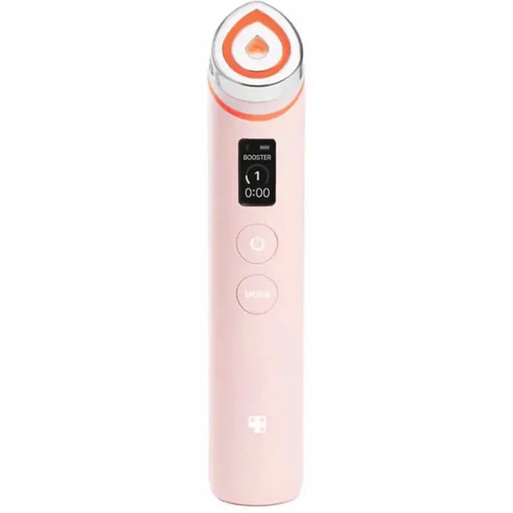 Medicube Age-R Booster Pro 1 stk ansiktsapparat som gir glød i form av en rosa enhet med digital skjerm og sølvdetaljer.