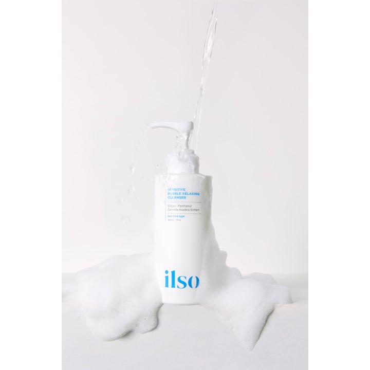 Ilso Sensitive Bubble Relaxing Cleanser 200 g beroligende rengjøringsskum i hvit pumpeflaske med luftig skum og vann