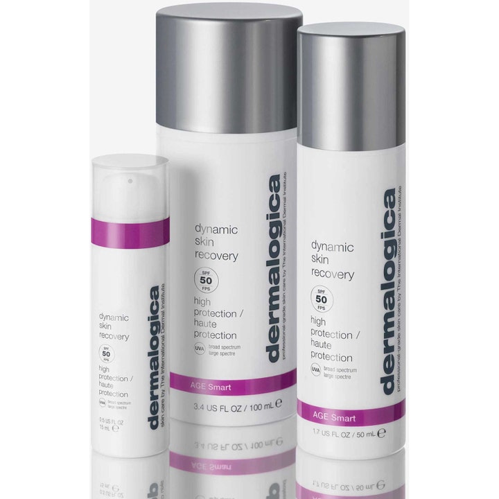 Dermalogica Dynamic Skin Recovery SPF50 15 ml beskyttende dagkrem i tre hvite flasker med sølvkork i ulike størrelser.