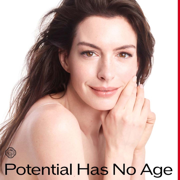 Shiseido Vital Perfection Overnight Firming Treatment 80 ml nattpleie med Anne Hathaway og Potential Has No Age