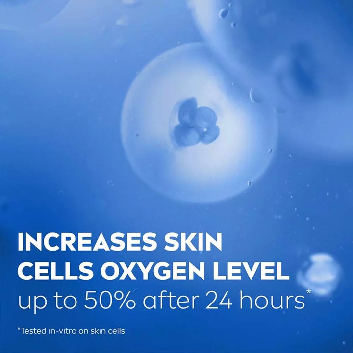 NIVEA Body Serum Lotion Q10 200 ml oppstrammende lotion viser hudceller og tekst om økt oksygennivå etter 24 timer.
