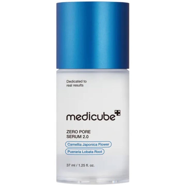 Medicube Zero Pore Serum 2.0 37 ml pore-minimerende ansiktsserum i en frostet flaske med blått metallisk lokk.