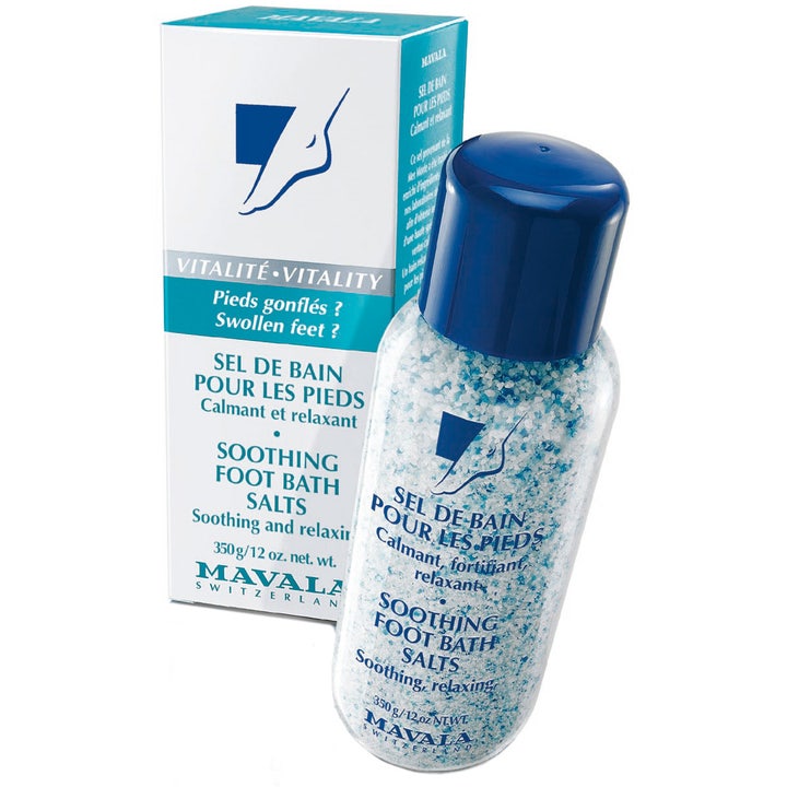 Mavala Soothing Foot Bath Salts 350g beroligende fotsalt i klar flaske med blått lokk og hvit eske