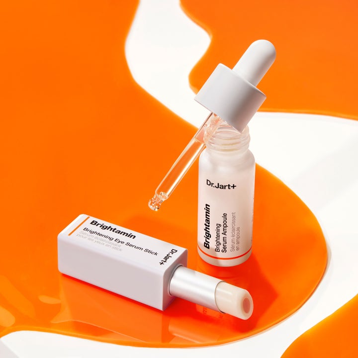 Dr.Jart+ Brightamin Brightening Eye Serum Stick 3,6 g opplysende øyeserum i hvit stift og ampulle med pipette
