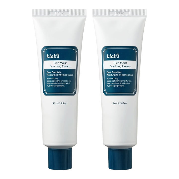 Klairs Rich Moist Soothing Cream 80 ml beroligende ansiktskrem som gir fuktighet i to hvite tuber med blå etiketter