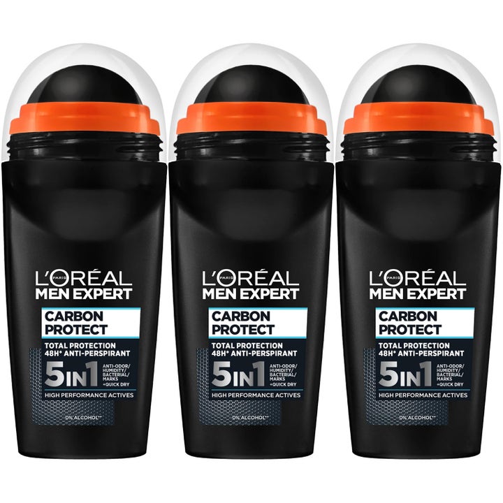 L'Oréal Men Expert Carbon Protect 3x50ml antiperspirant mot lukt i tre svarte roll-on-flasker med oransje detaljer.
