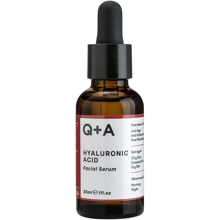 Q+A Hyaluronic Acid Facial Serum 30 ml fuktighetsgivende ansiktsserum i brun glassflaske med svart pipette