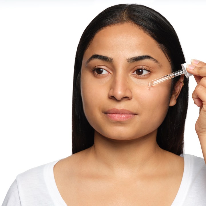 The Ordinary Hyaluronic Acid 2% + B5 V2 30 ml fuktighetsgivende serum som påføres direkte på huden med pipette.