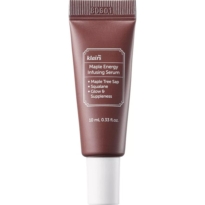 Klairs Maple Energy Infusing Serum 10 ml gir glød og smidighet i en minimalistisk brun tube med hvit kork