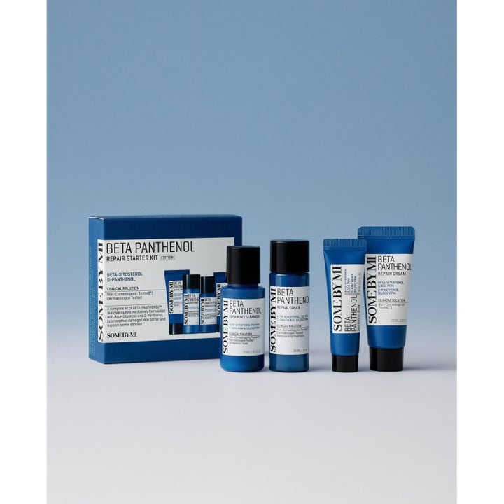 Some By Mi Beta Panthenol Repairs Starter Kit 90 ml reparerende hudpleie med blå flasker og tuber som styrker barrieren