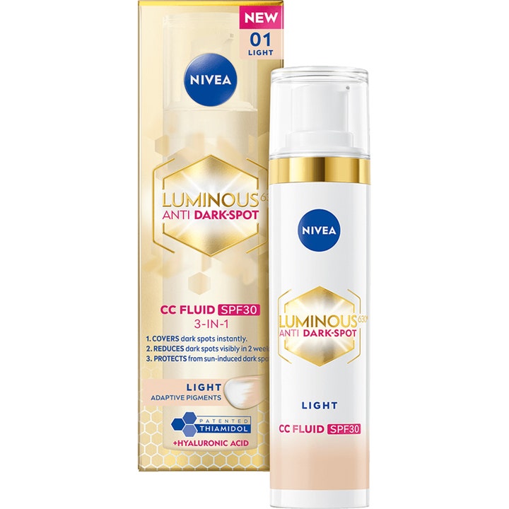 Nivea Luminous630 Anti Dark-Spot CC Fluid 01 Light mot pigmentflekker i hvit pumpeflaske med gulldetaljer og eske